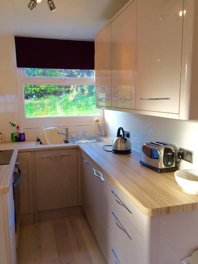 Coastal Cabin Chalet Roch Екстер'єр фото