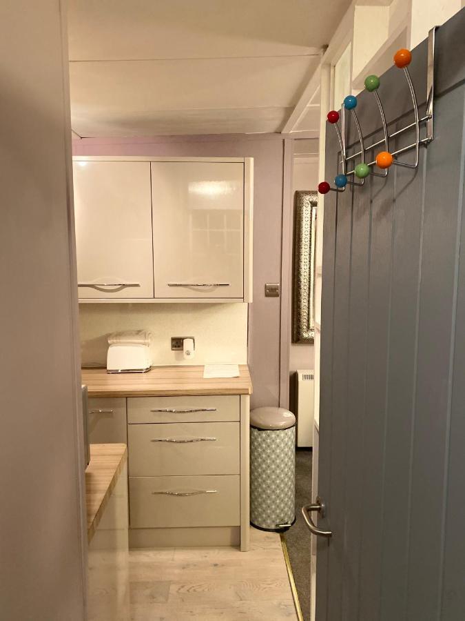 Coastal Cabin Chalet Roch Екстер'єр фото