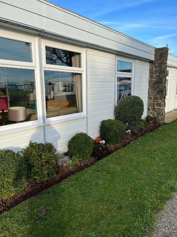 Coastal Cabin Chalet Roch Екстер'єр фото